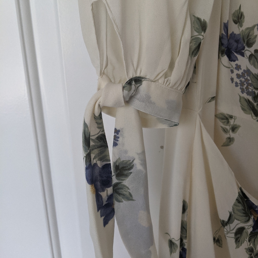 NWOT Reformation floral wrap dress with sleeve tie - Picture 5 of 7
